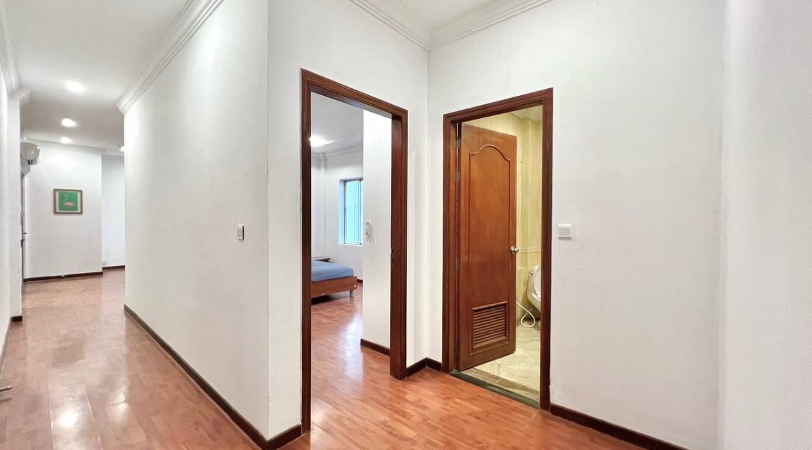 Luxury Two Bedrooms Apartment for Rent In Boeng Keng Kang (6)