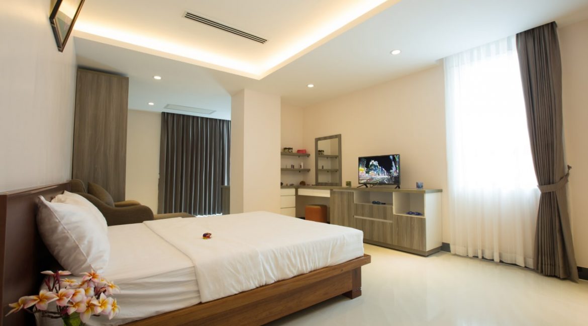 Spacious Three Bedrooms Apartment for Rent In Boeng Keng Kang (1)