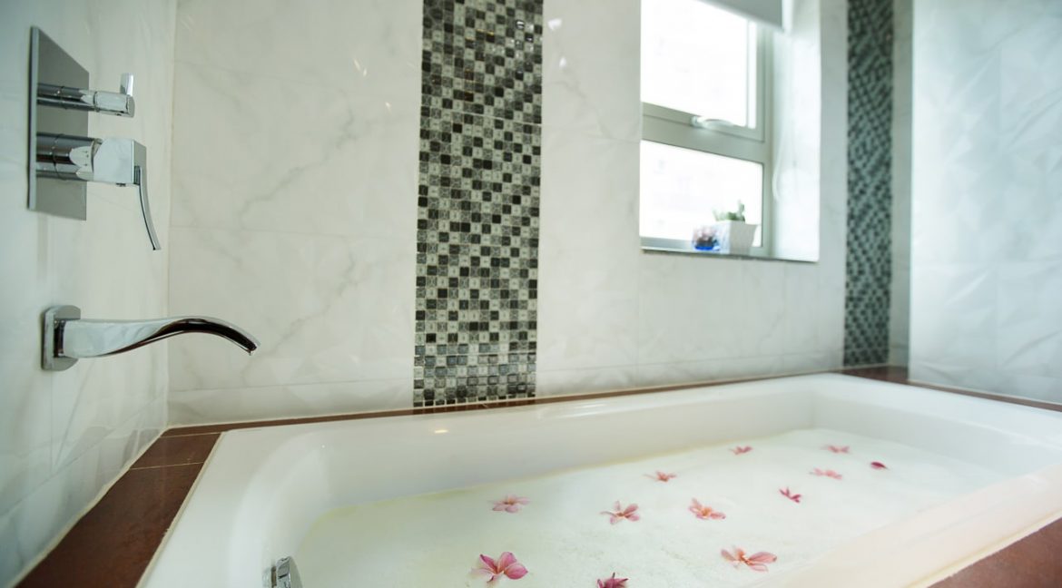 Spacious Three Bedrooms Apartment for Rent In Boeng Keng Kang (9)