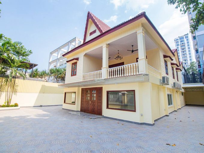 5 Bedrooms Villa for Rent in Bkk1 (1)