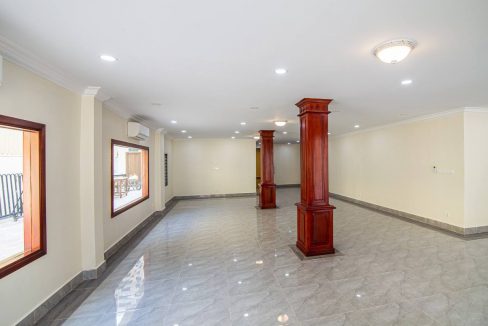 5 Bedrooms Villa for Rent in Bkk1 (4)