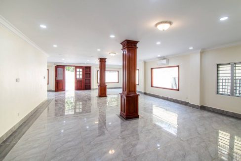 5 Bedrooms Villa for Rent in Bkk1 (5)