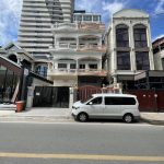 Flat on Commercial Location for Sale in BKK1 (1)