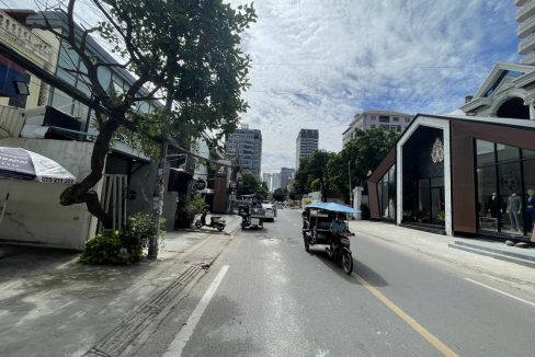Flat on Commercial Location for Sale in BKK1 (7)