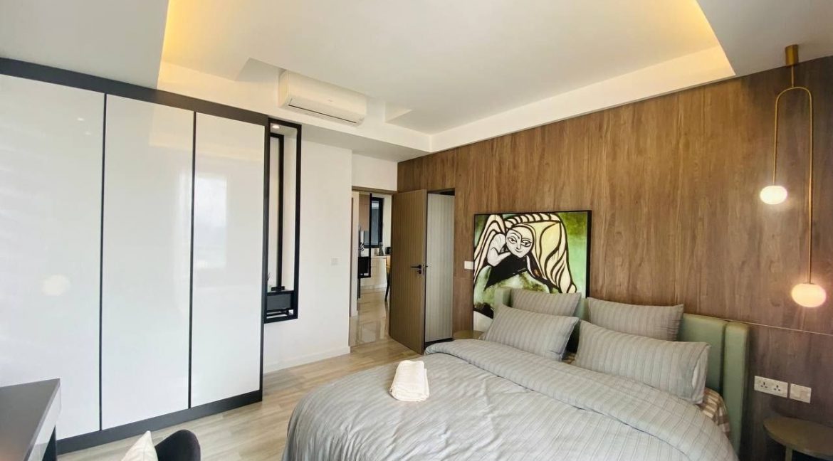 Luxury Two Bedrooms Apartment for Rent In BKK1 (1)