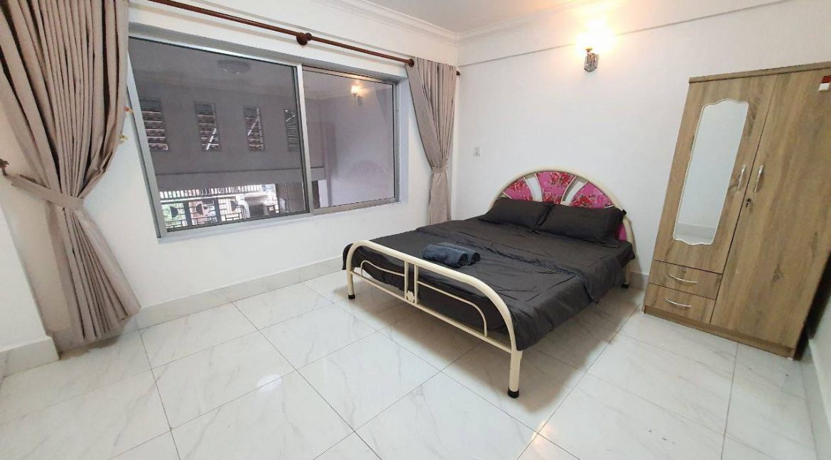 Modern Two Bedrooms Apartment for Rent in Russain Market (1)