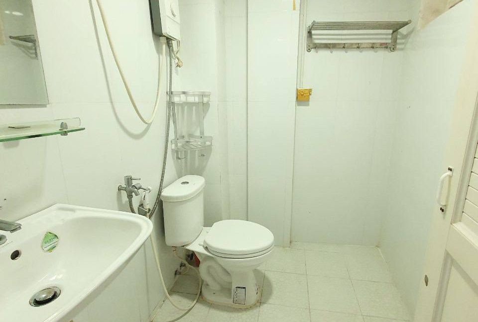 Modern Two Bedrooms Apartment for Rent in Russain Market (3)