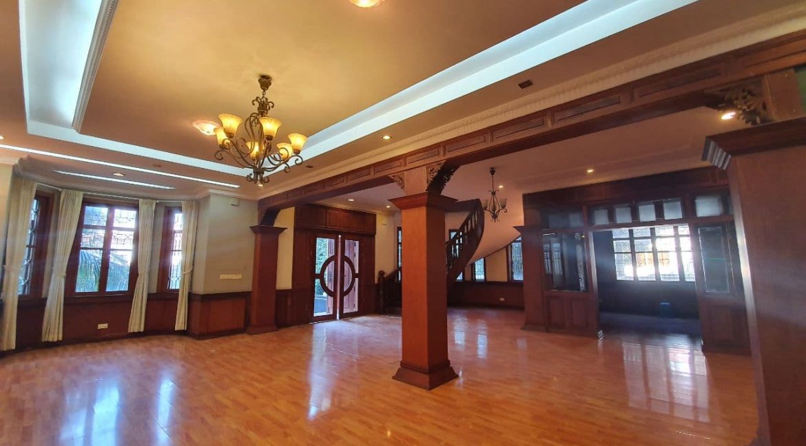 aNice Villa For Rent in Good Location Phnom Penh Near BKK1 (5)