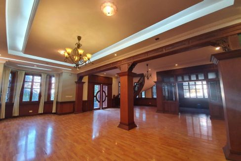 aNice Villa For Rent in Good Location Phnom Penh Near BKK1 (5)