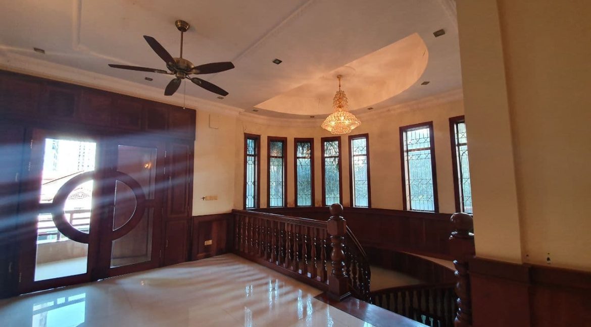 Nice Villa For Rent in Good Location Phnom Penh Near BKK1 (7)