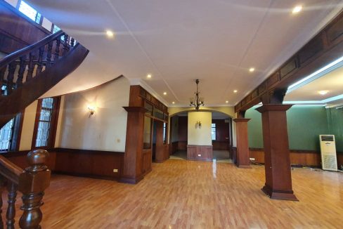 Nice Villa For Rent in Good Location Phnom Penh Near BKK1 (8)
