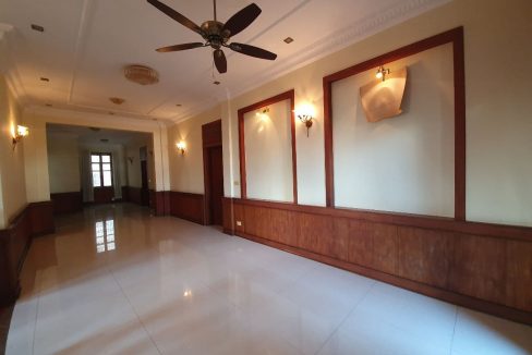 Nice Villa For Rent in Good Location Phnom Penh Near BKK1 (9)