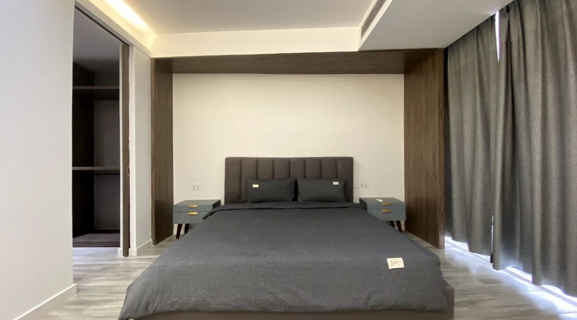 Special Penthouse 5 Bedrooms for Rent In BKK1 (6)
