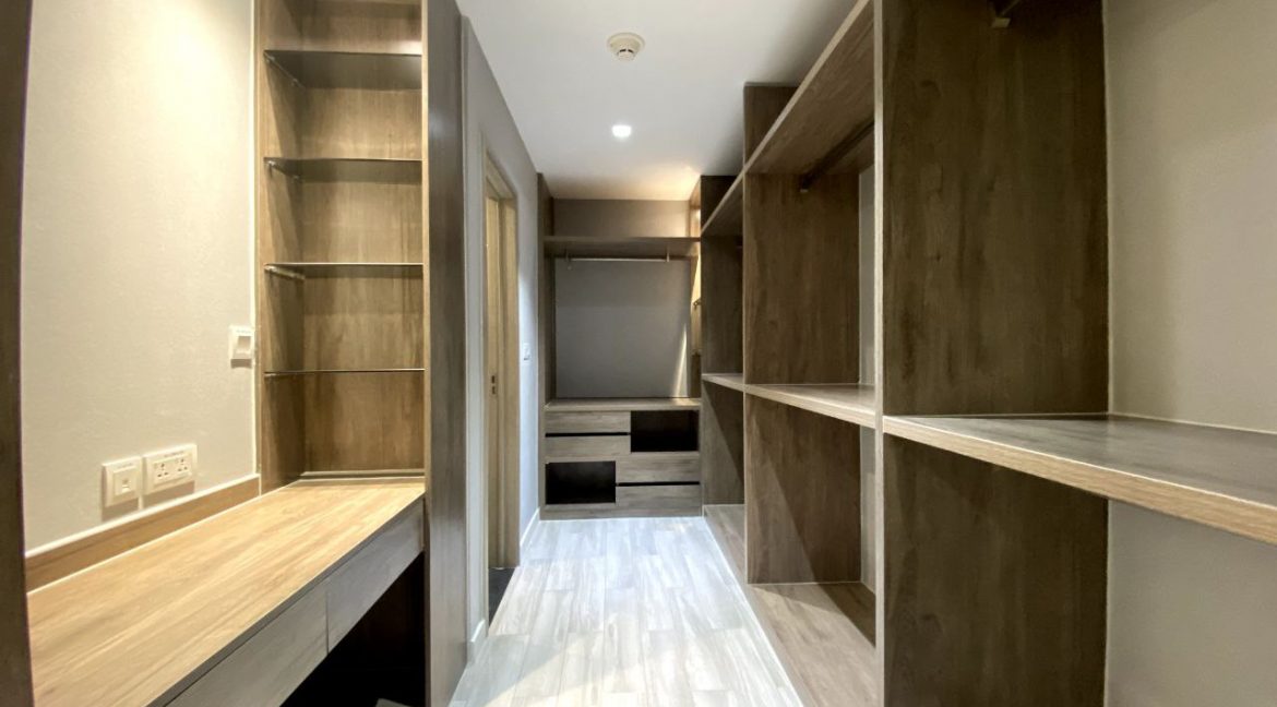 Special Penthouse 5 Bedrooms for Rent In BKK1 (8)