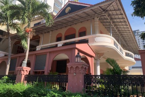 Very Nice Villa For Rent With Best Location in Bkk1 (2)