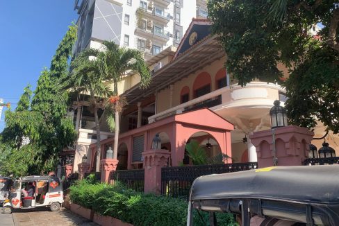 Very Nice Villa For Rent With Best Location in Bkk1 (3)