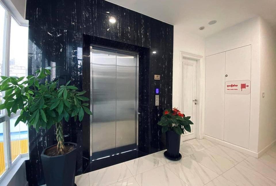 Fully furnished Studio Available for Rent in Bkk 1 (7)