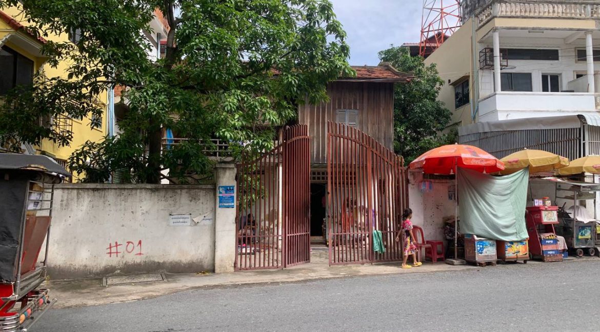 Good Location Land for Sell at Tuol Tom Poung (1)