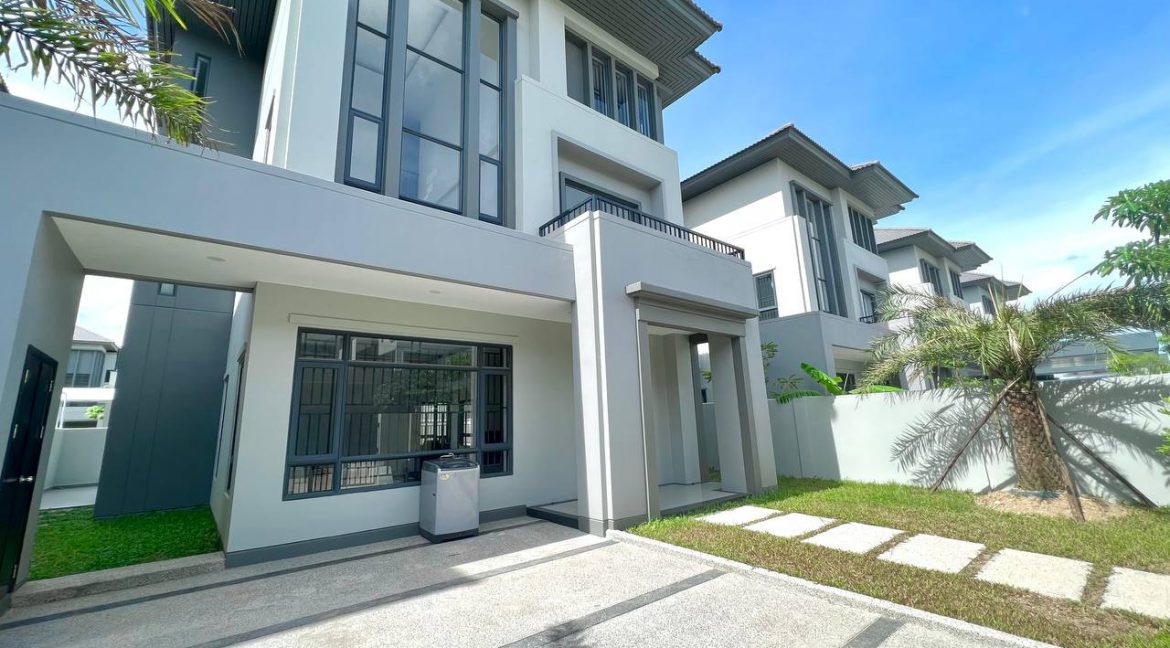 Modern Queen Villa for rent with Best Location in Dangkao (1)