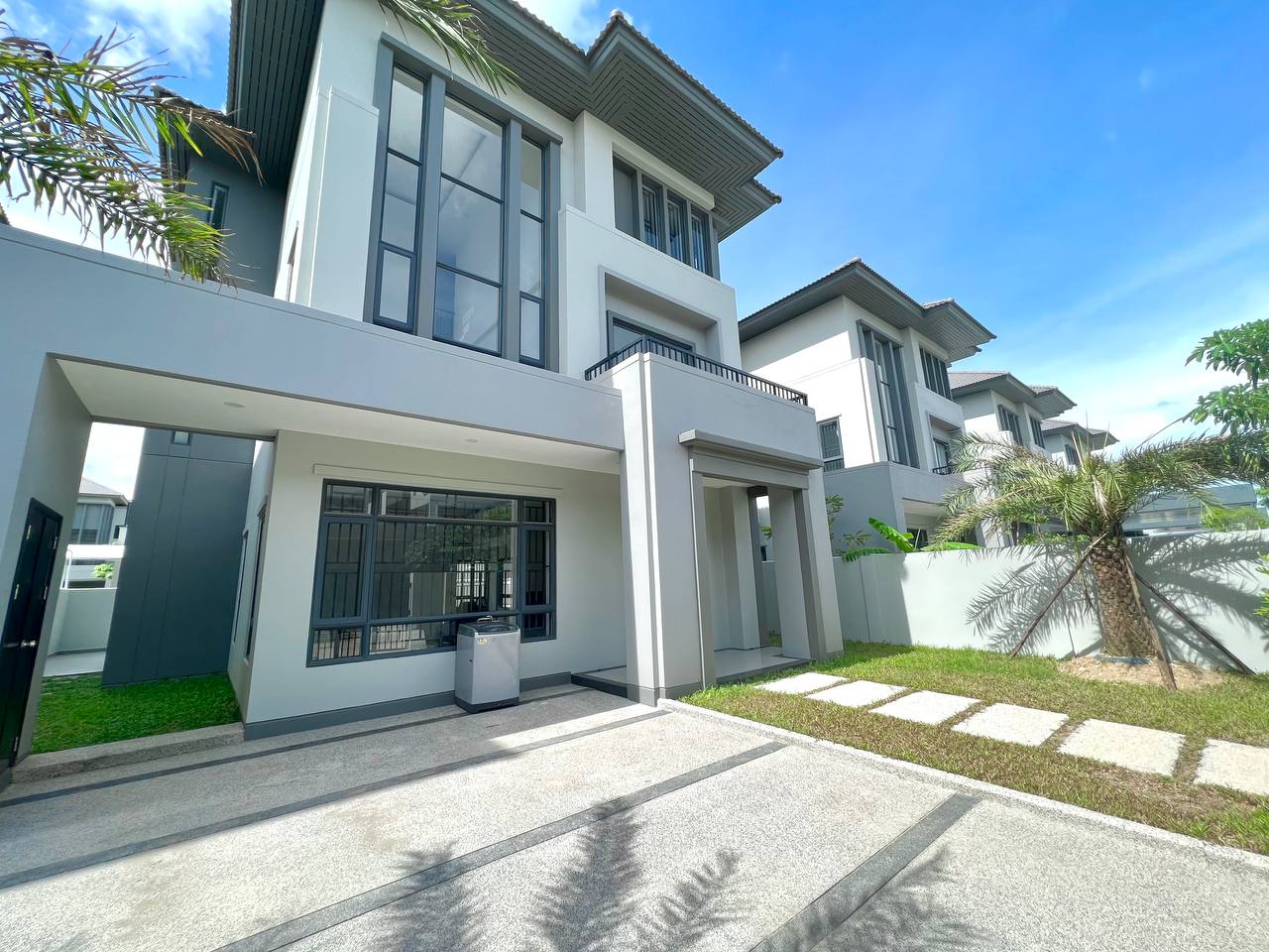 Modern Queen Villa for rent with Best Location in Dangkao