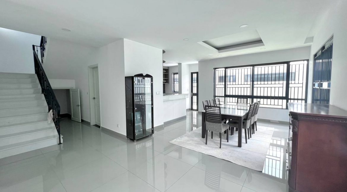 Modern Queen Villa for rent with Best Location in Dangkao (3)