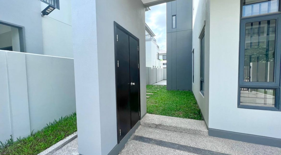 Modern Queen Villa for rent with Best Location in Dangkao (6)