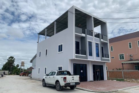 Modern Shophouse for sale with Best Location in Pou Senchey (3)