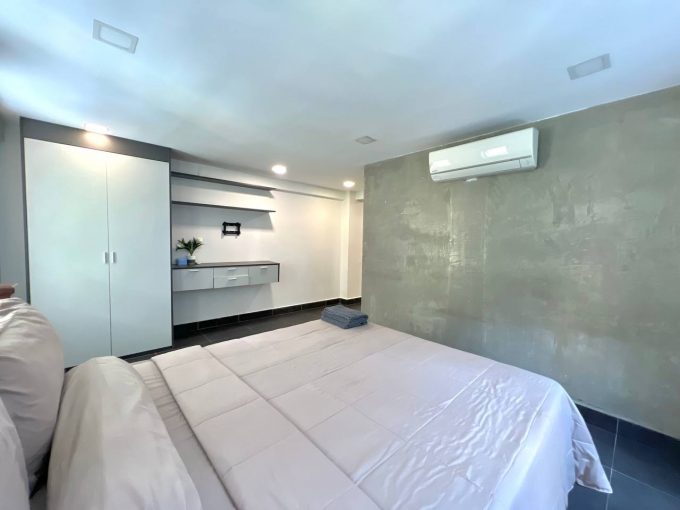 Modern Studio Apartment for Rent in Tonle Bassac (1)
