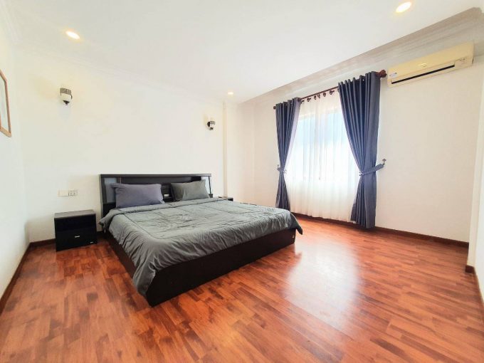 Modern Two Bedrooms Apartment for Rent in Bkk 1 (1)
