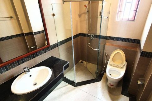 Modern Two Bedrooms Apartment for Rent in Bkk 1 (7)