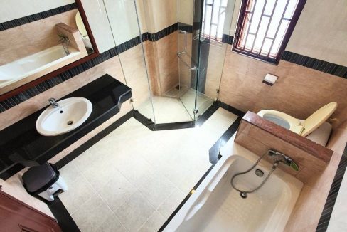 Modern Two Bedrooms Apartment for Rent in Bkk 1 (8)