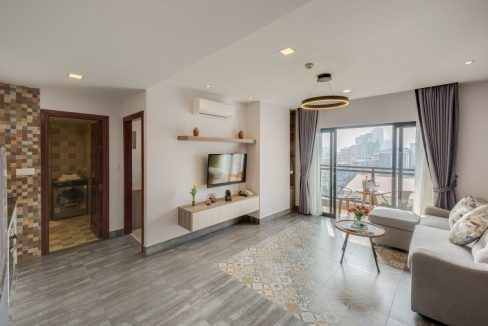 Modern Two Bedrooms Apartment for Rent in Daun Penh (2)