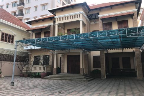 Villa for Rent with Best location in Bkk 1 (2)