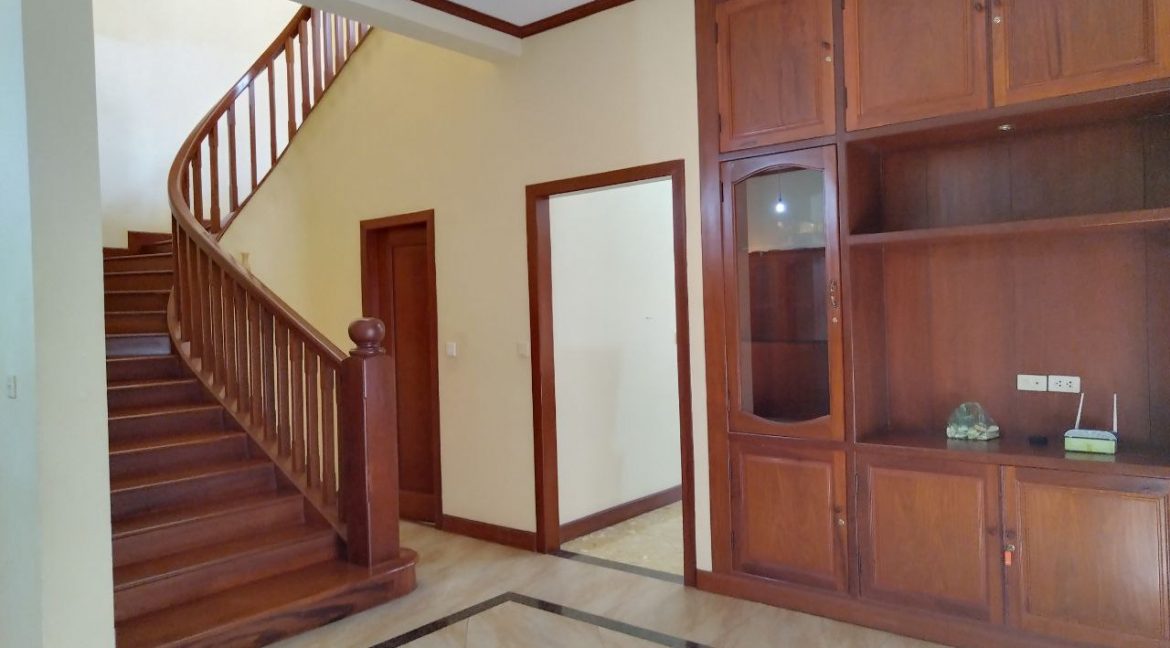 Villa for Rent with Best location in Bkk 1 (3)