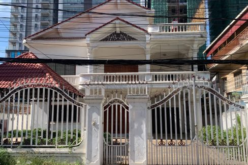 Villa for Rent with Best location in Khan Boeng Keng Kang (1)