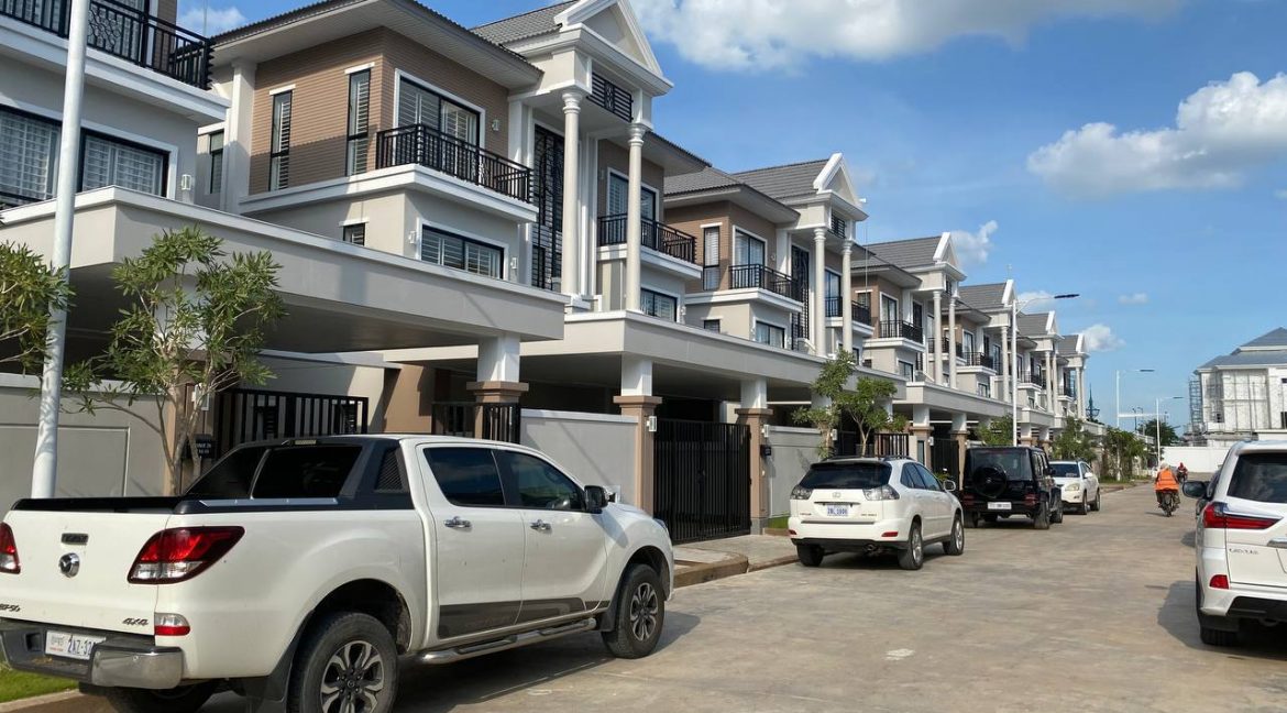 Twin A Villa For Sale In Borey Peng Huoth Boeng Snor (2)