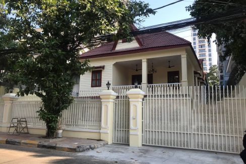 Villa for Rent with Best location in Bkk1 (1)