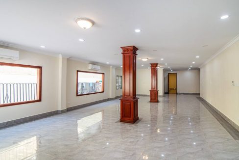 Villa for Rent with Best location in Bkk1 (4)