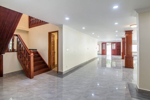 Villa for Rent with Best location in Bkk1 (8)
