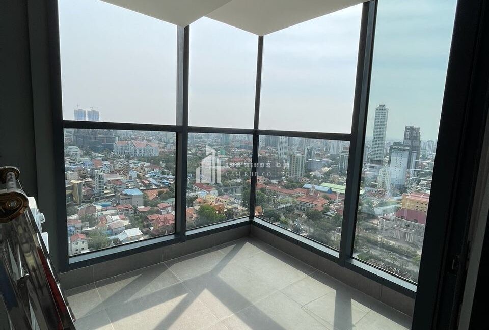 Luxury 3-Bedroom Penthouse for Sale in Phnom Penh Bedroom