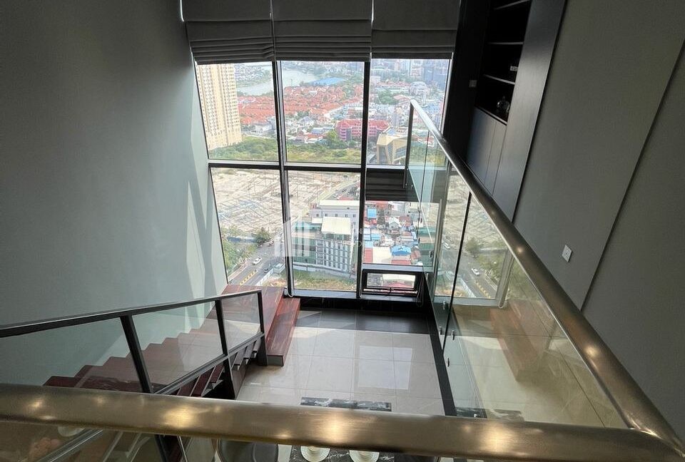 Luxury 3-Bedroom Penthouse for Sale in Phnom Penh Hall